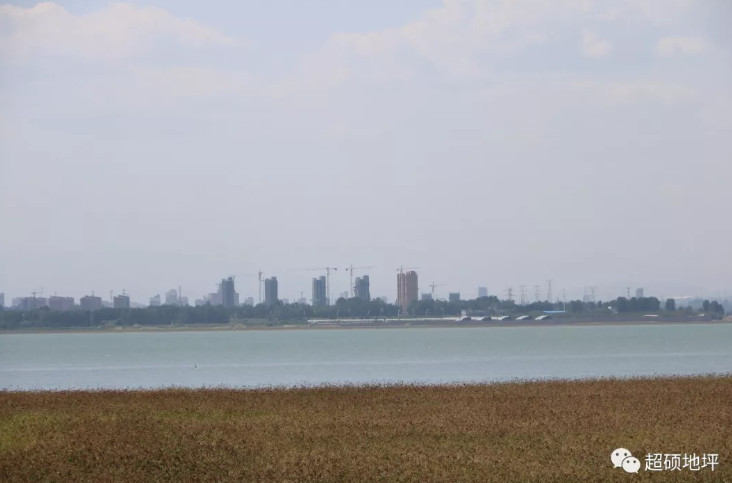 在“微秋”时节来一次最原始的旅行吧——超硕地坪