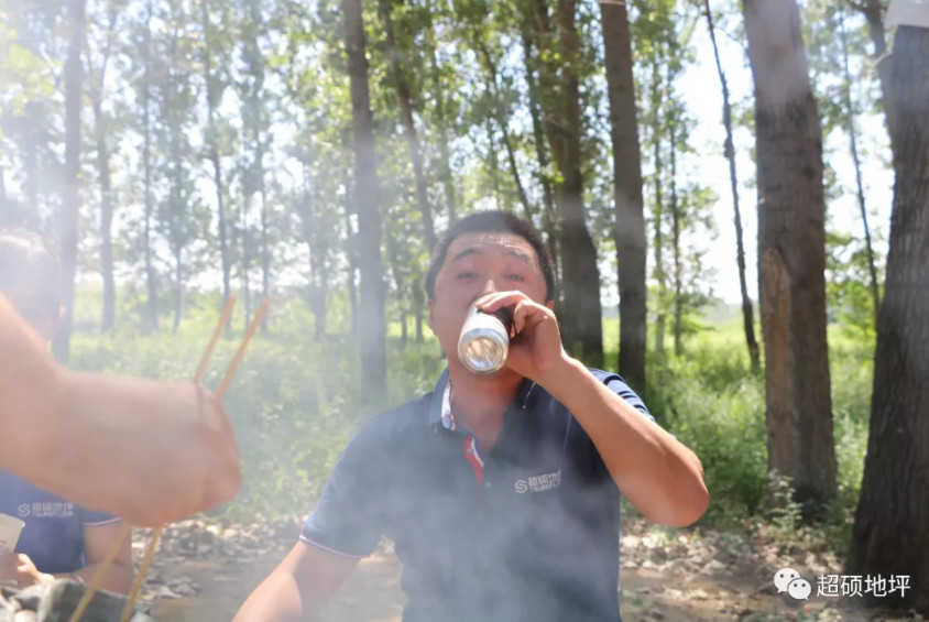 在“微秋”时节来一次最原始的旅行吧——超硕地坪