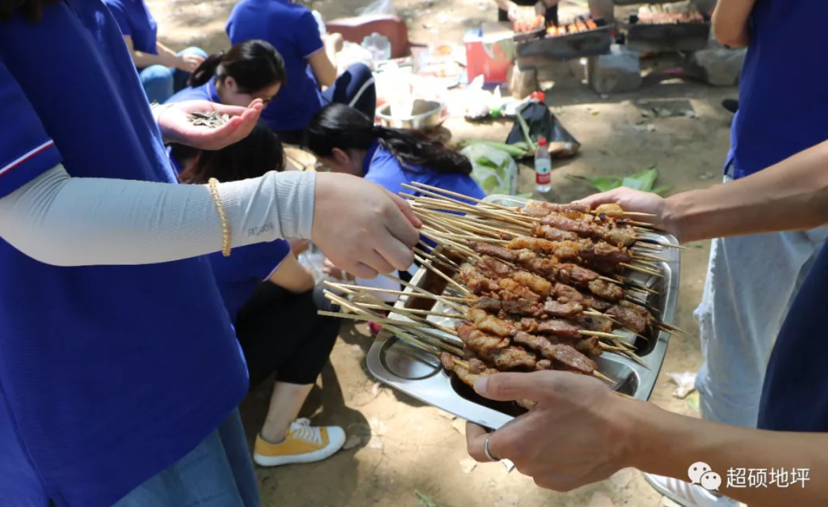 在“微秋”时节来一次最原始的旅行吧——超硕地坪