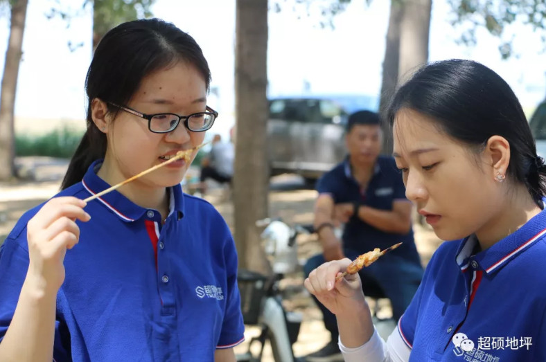在“微秋”时节来一次最原始的旅行吧——超硕地坪
