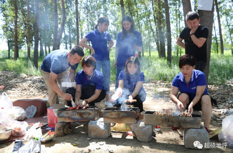在“微秋”时节来一次最原始的旅行吧——超硕地坪