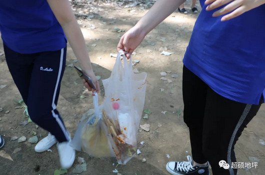 在“微秋”时节来一次最原始的旅行吧——超硕地坪