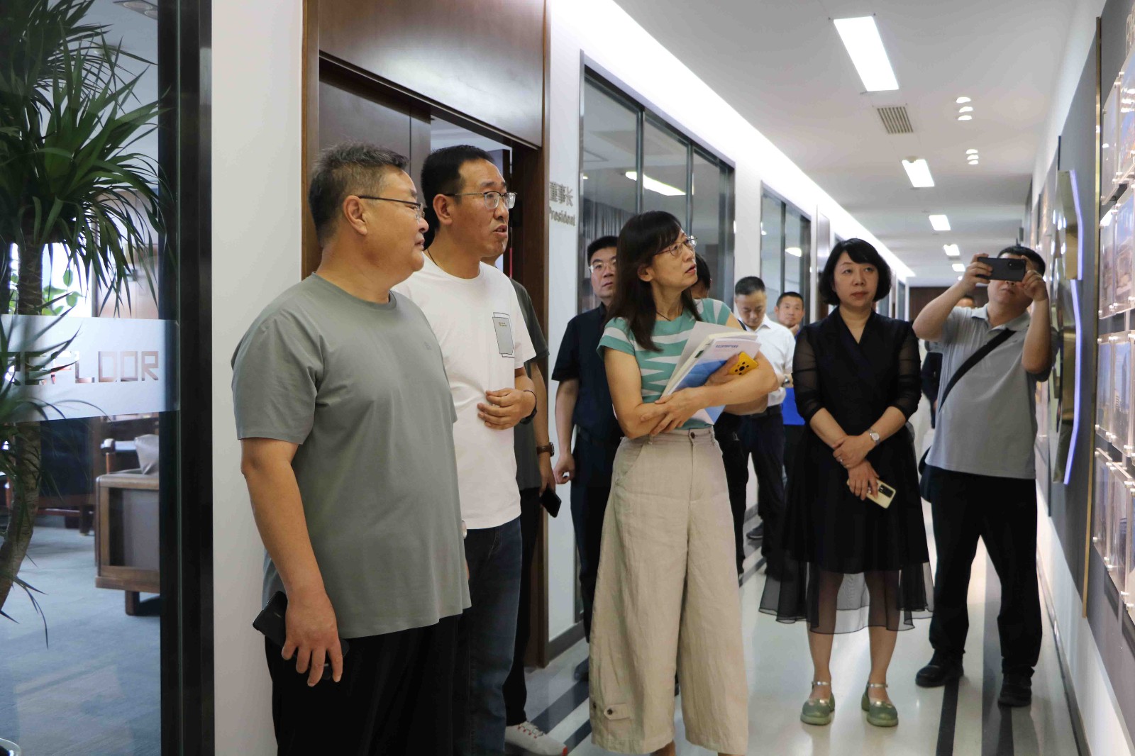 热烈欢迎河北省建设工程质量研究会领导莅临超硕参观指导